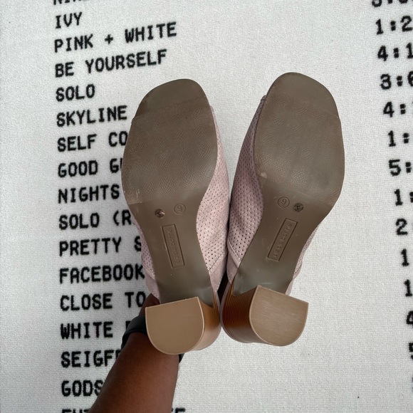 Women’s Liz Claiborne Shoes - Picture 4 of 5